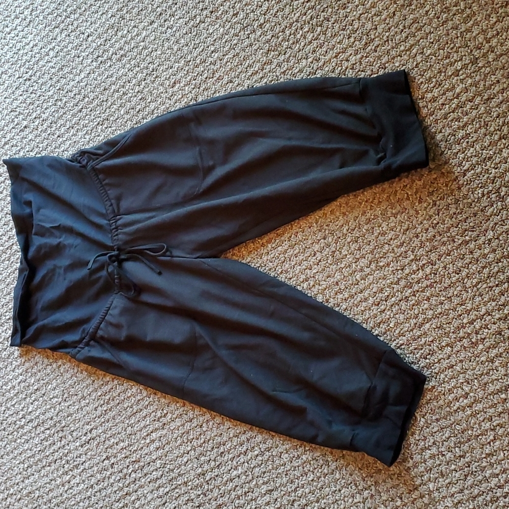 Maternity comfy capris